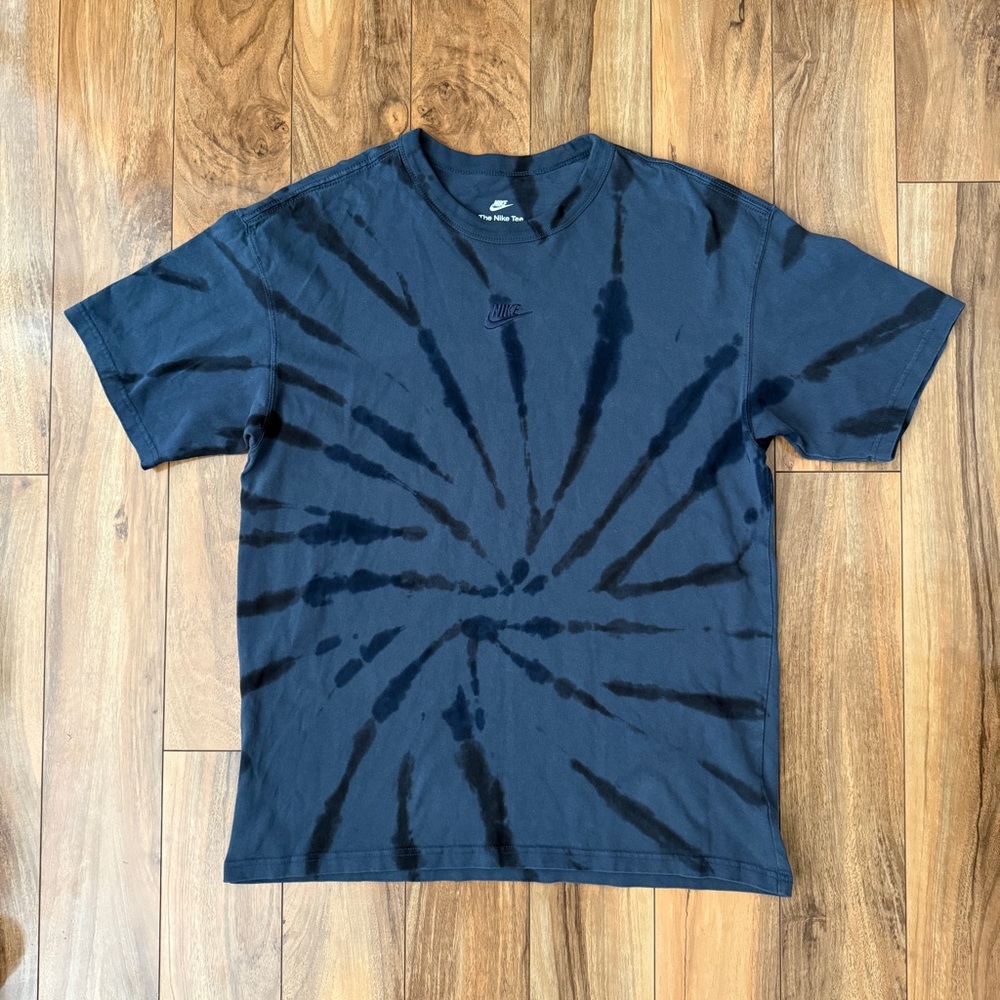 NIKE Men's Sportswear Premium Essentials MAX90 T-Shirt Tie Dye Blue Size Medium